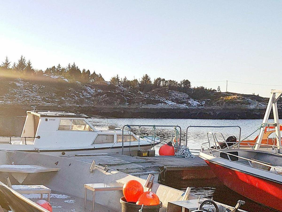 Three-Bedroom Holiday Home In Dyrvik Tuvnes Rom bilde