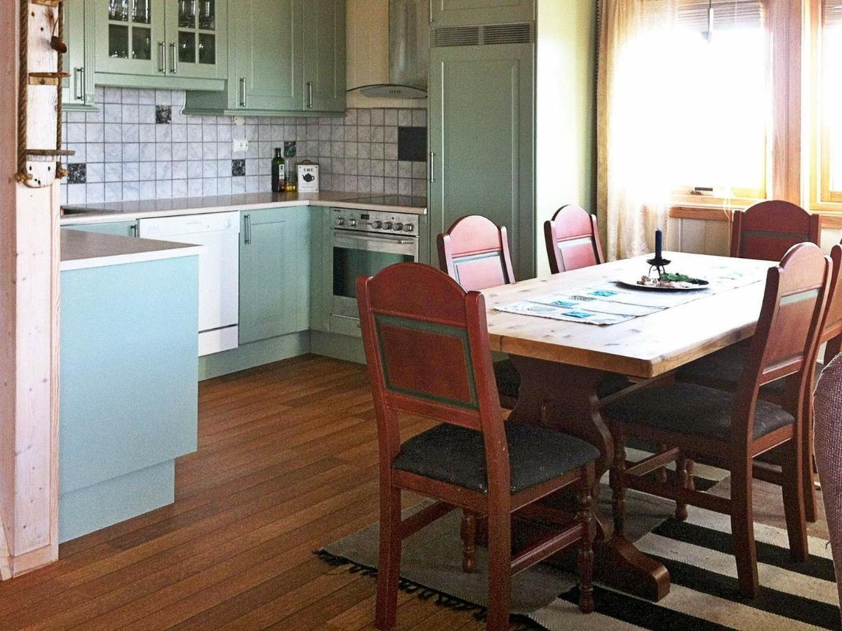 Three-Bedroom Holiday Home In Dyrvik Tuvnes Rom bilde